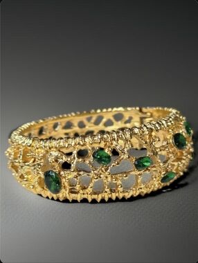 18k Gold Plated Luxury Lattice Branch Emerald Crystal Hinged Bangle Bracelet